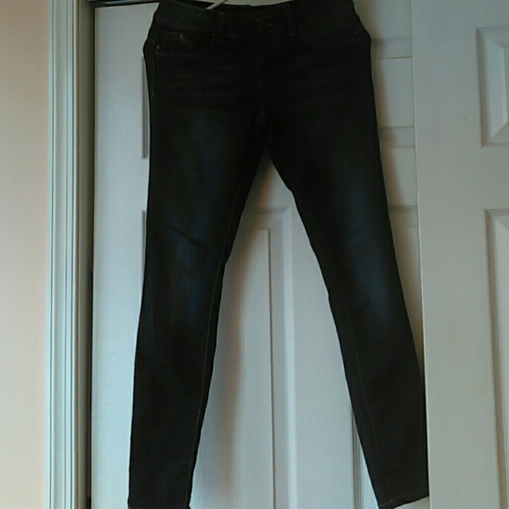 Butt lifting skinny jeggings